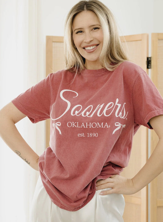 OU Sooners Established
Bows Crimson Tee