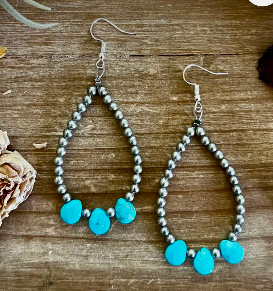 Magnesite Turquoise Teardrop Earrings
Dangle Western Jewelry