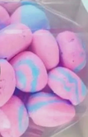 Freeze Dried Cotton
Candy Taffy