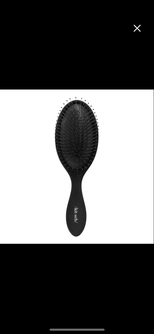 Wet/Dry Brush For All-Purpose Detangling